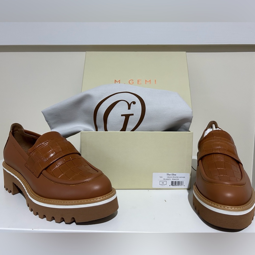 NWT M.Gemi Elsa tan brown loafers. Size 38. Super comfortable and light weight.